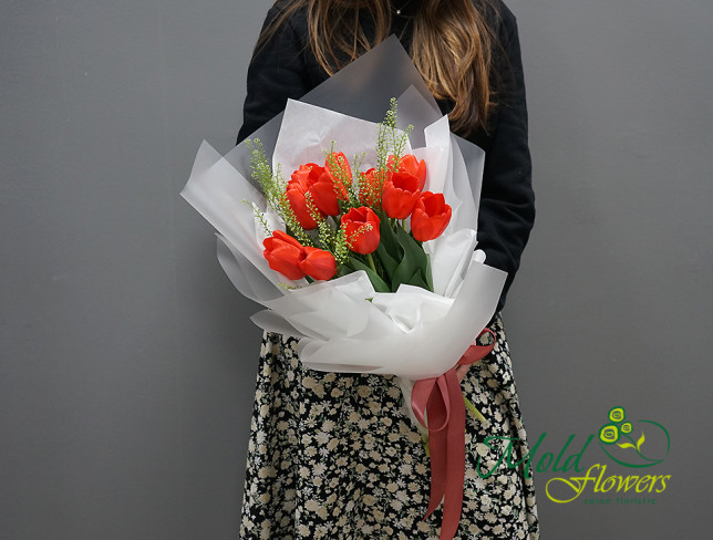 Букет из 11 красных тюльпанов Фото